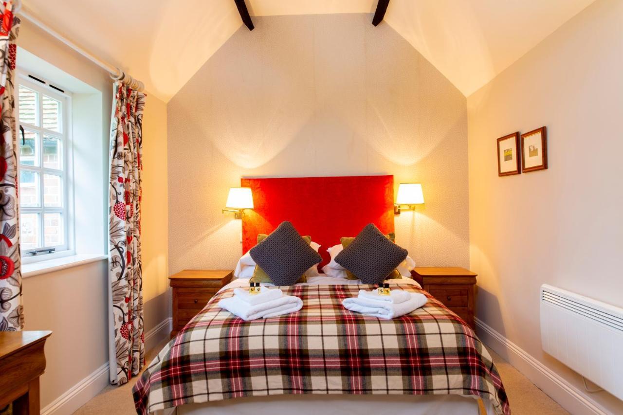 The White Hart Inn Ньюбері Номер фото